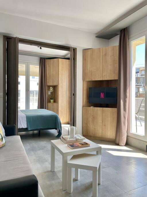 Domus City Apartment With Wonderful Balcony سالونيك المظهر الخارجي الصورة